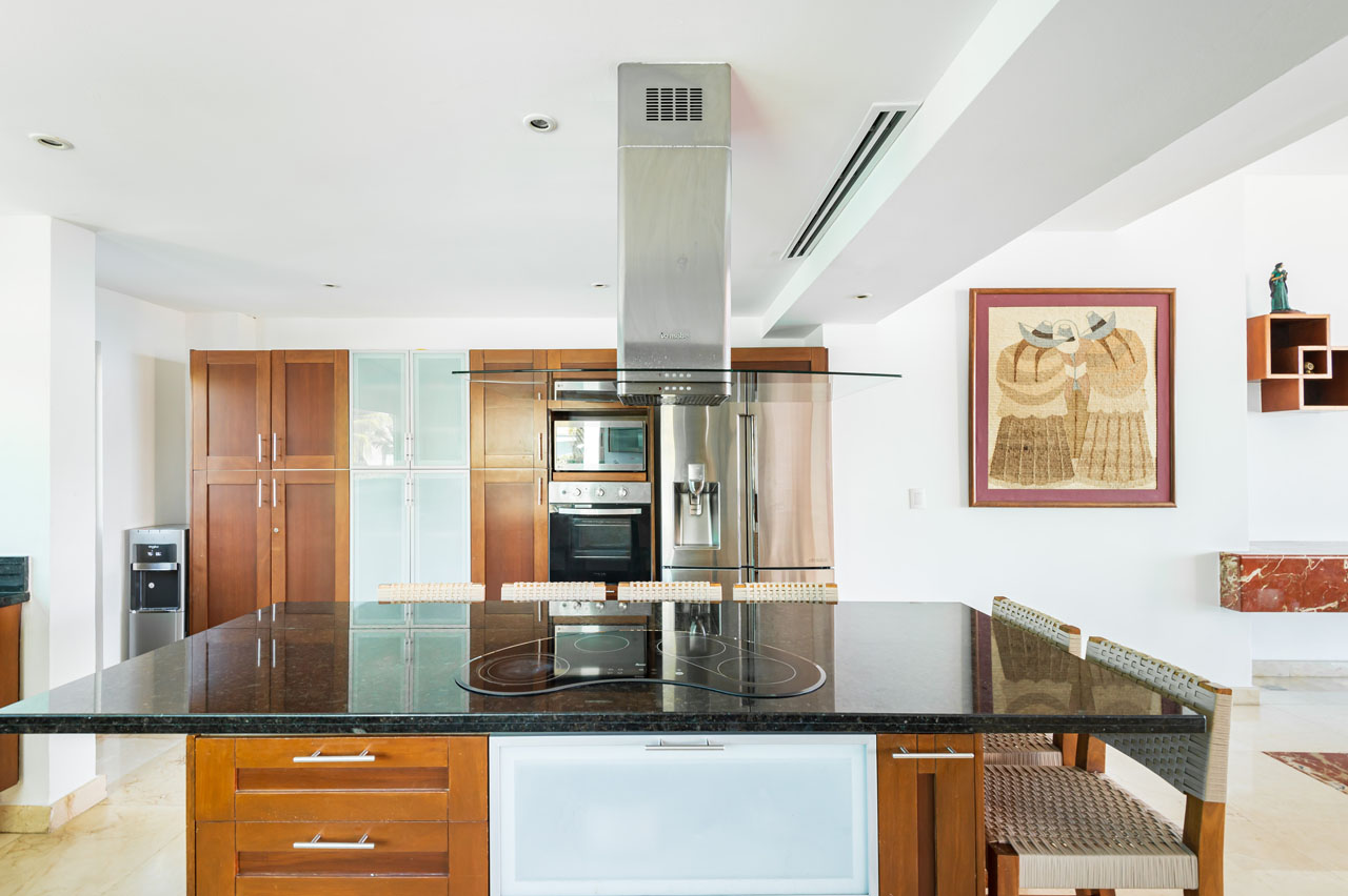 Fully equipped kitchen stocked before arrival at Villa Delfines Isla Mujeres